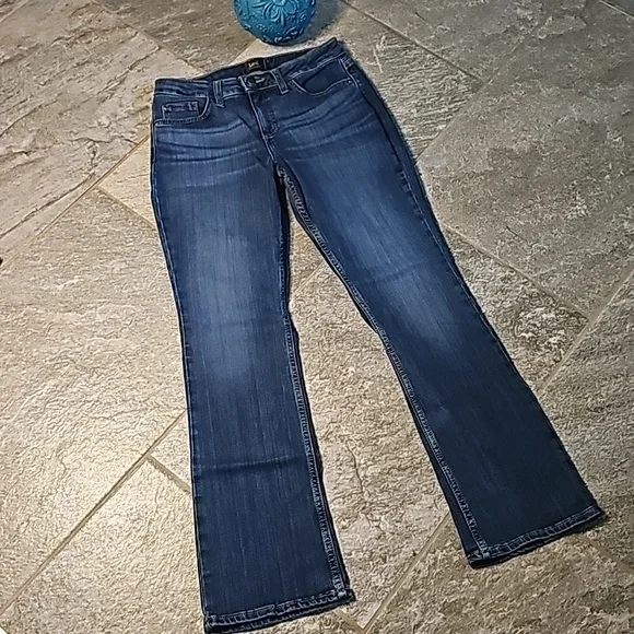 Lee size 6 jeans - Picture 2 of 8